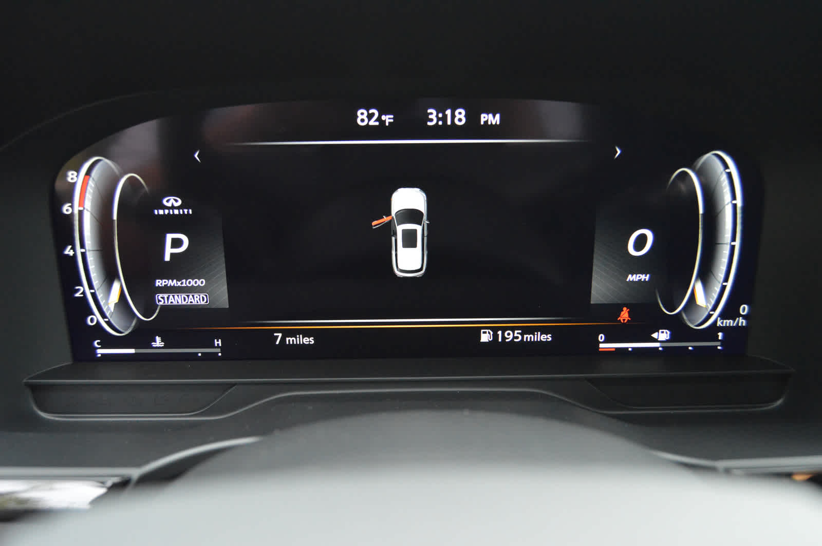 New 2025 Mineral Black INFINITI LUXE image 10