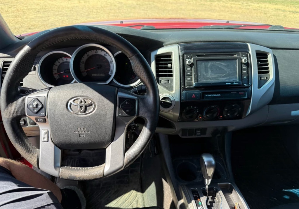 Used 2015 Toyota Tacoma Base with VIN 3TMLU4EN6FM170558 for sale in Burley, ID