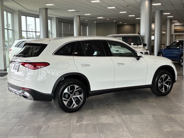 2026 Mercedes Benz GLC 350e 4MATIC photo 2