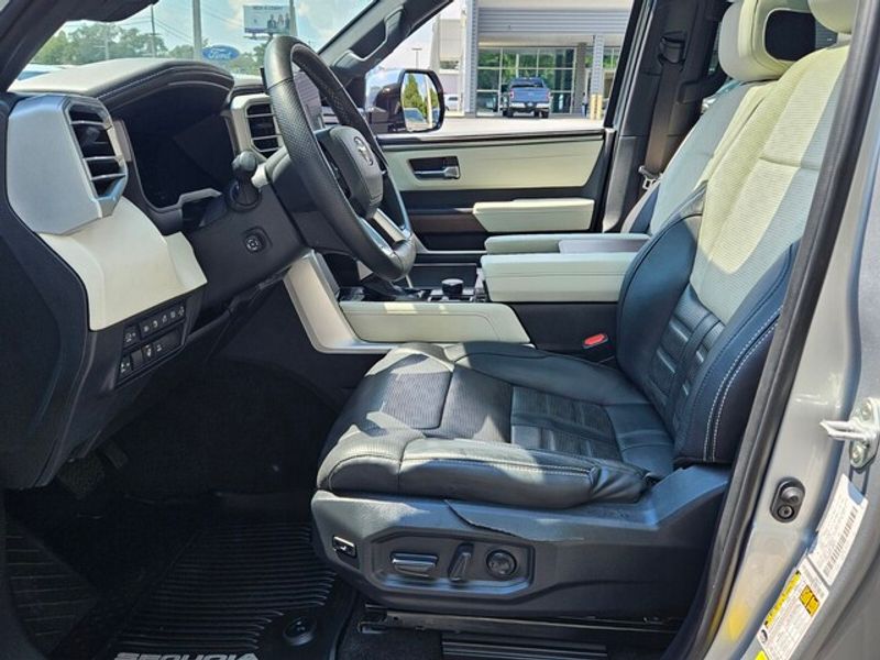 2023 Toyota Sequoia Capstone photo 4