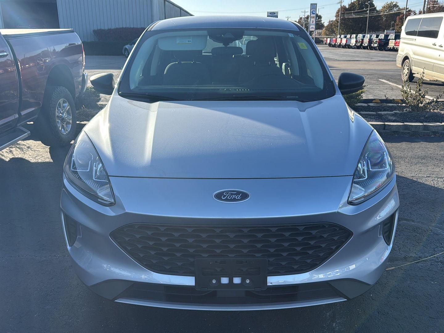 2022 Ford Escape S photo 2