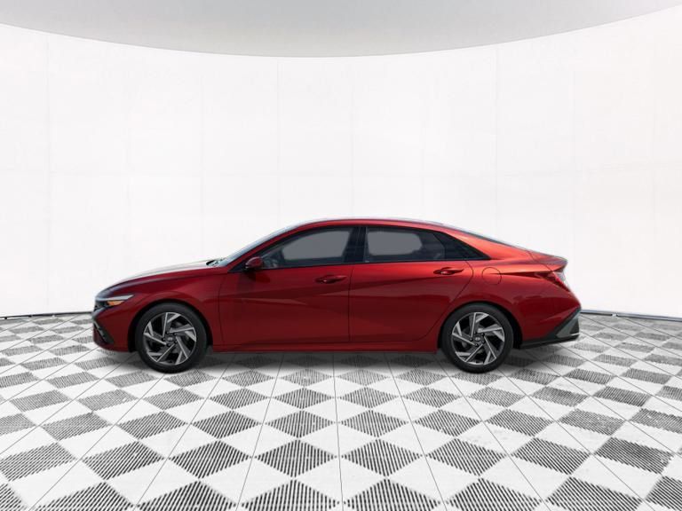 2025 Hyundai Elantra SEL Convenience photo 3