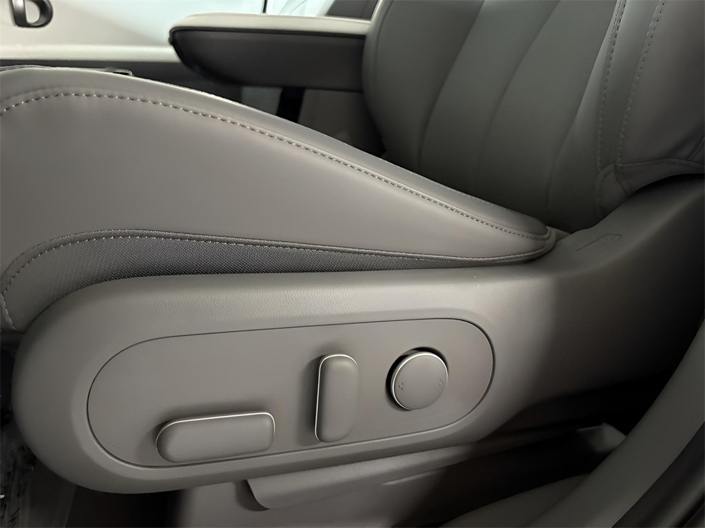 2025 Hyundai Ioniq 5 SEL photo 16