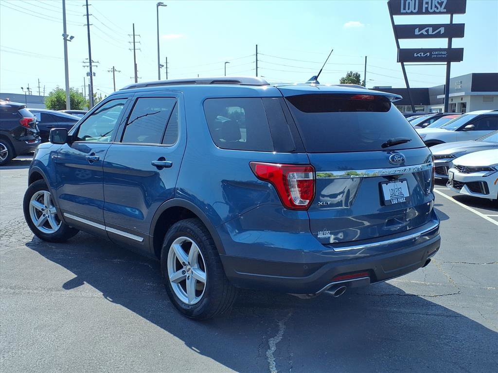 2018 Ford Explorer XLT photo 2