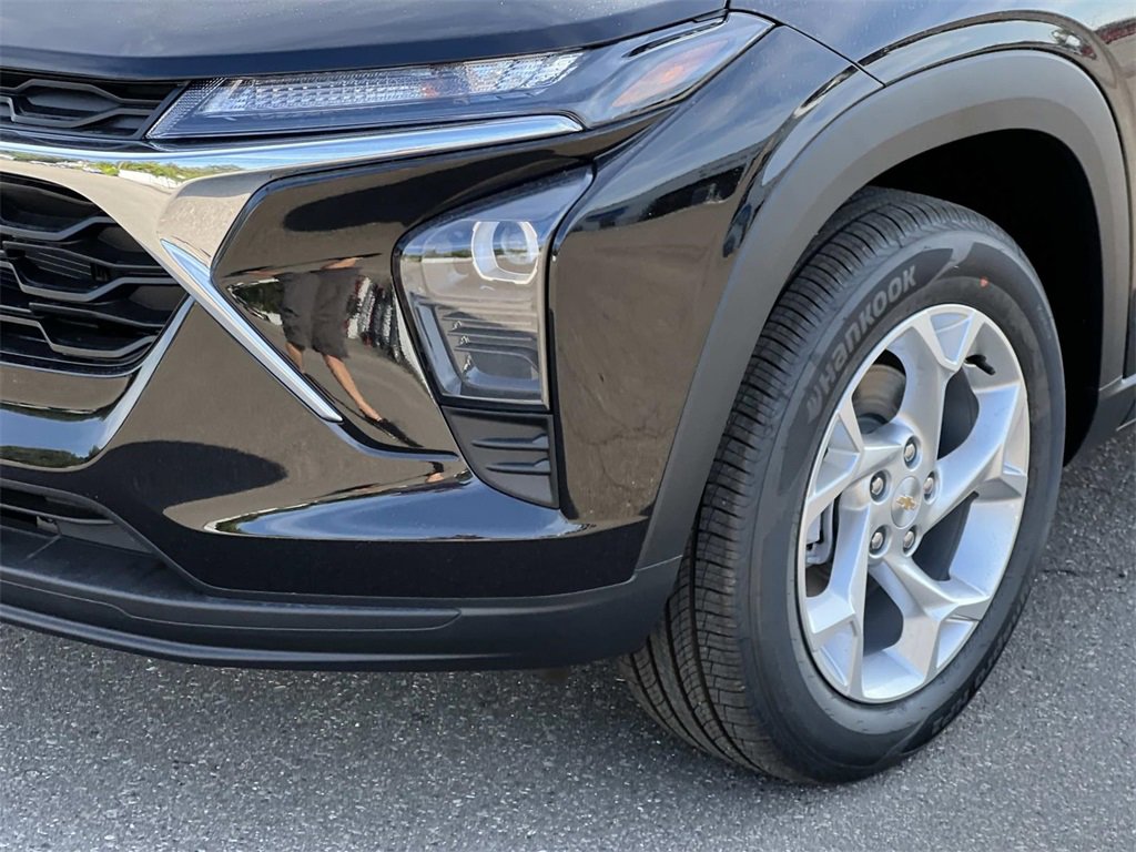 2026 Chevrolet Trax LS photo 2