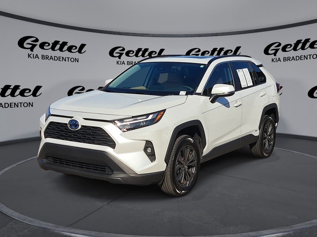 2023 Toyota RAV4 XLE Premium's photo
