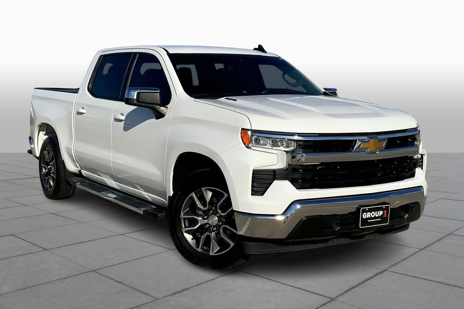 2022 Chevrolet Silverado 1500 LT photo 2