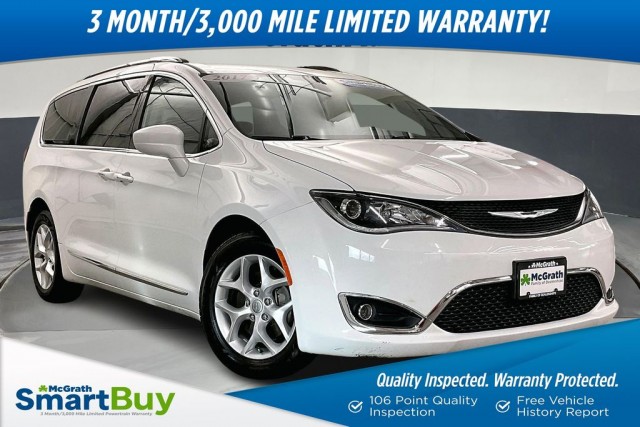 2017 Chrysler Pacifica Touring-L Plus's photo