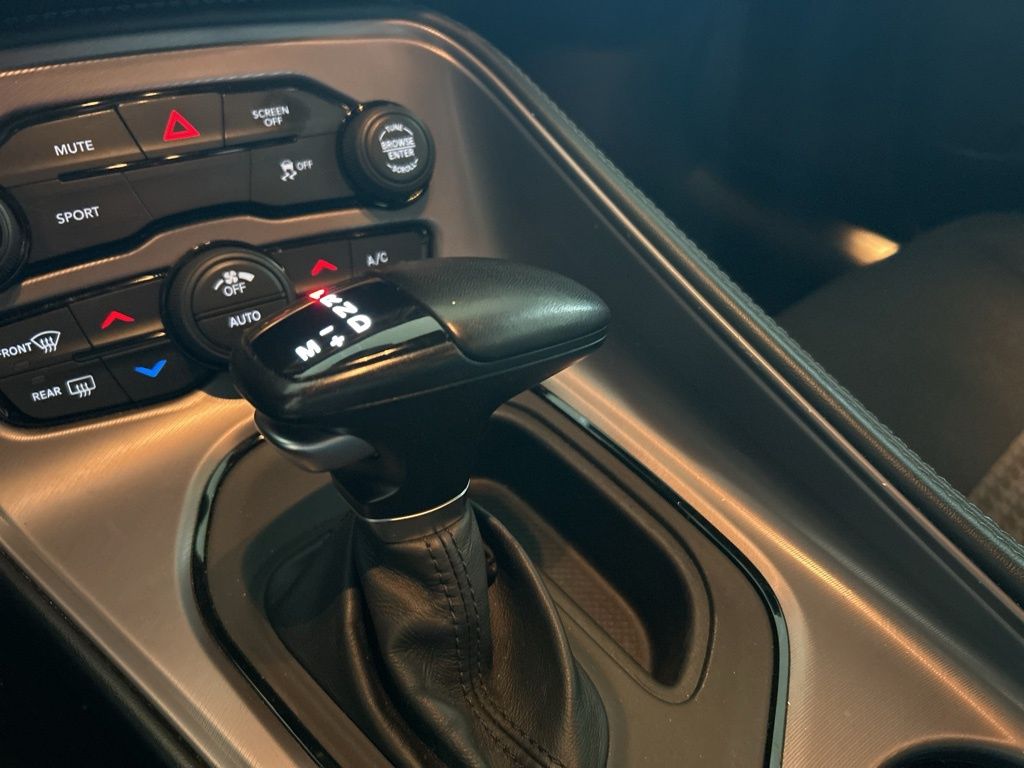 2023 Dodge Challenger SXT photo 9