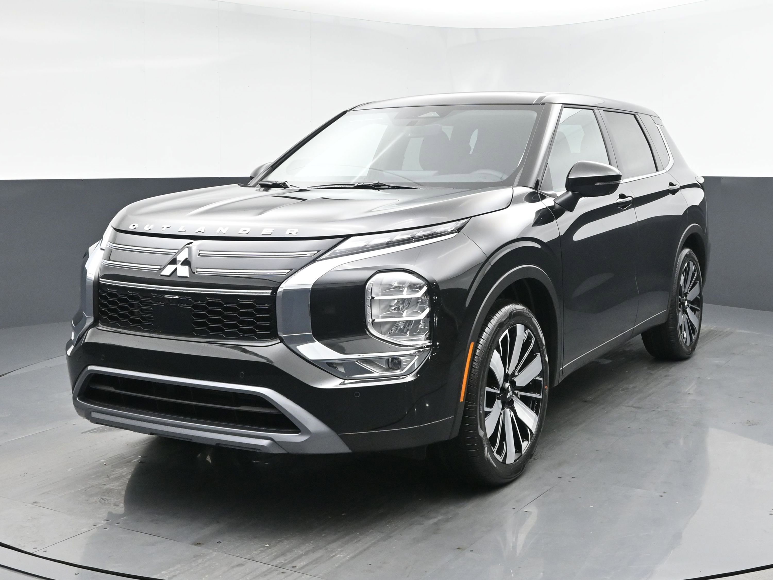 2026 Mitsubishi Outlander's photo