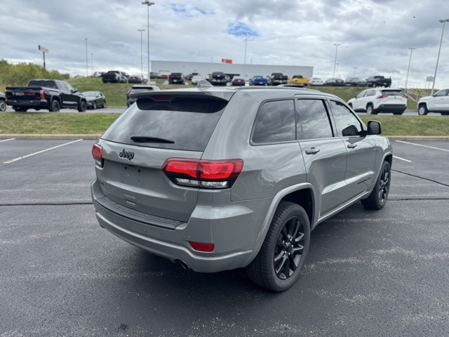2020 Jeep Grand Cherokee Altitude photo 3