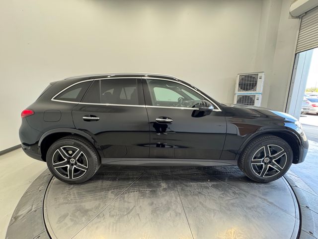 2026 Mercedes Benz GLC 300 photo 11
