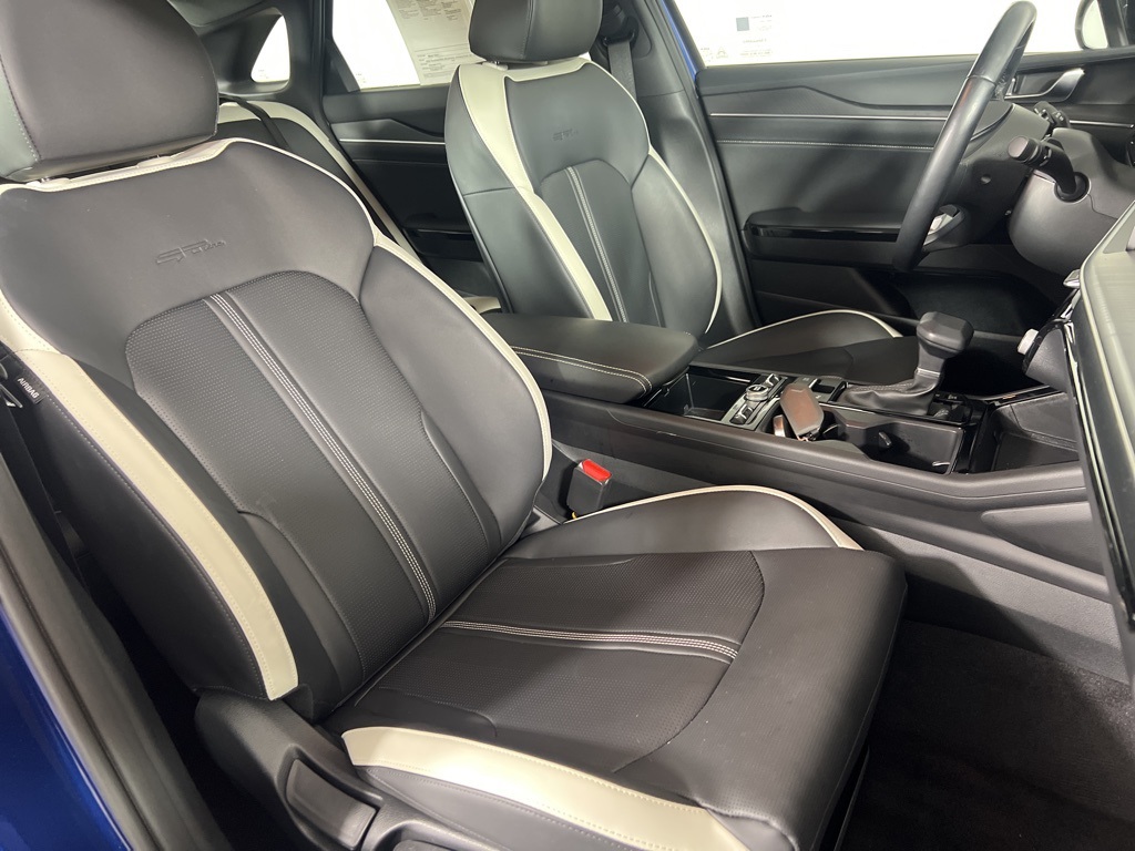 2025 Kia K5 GT-Line photo 11
