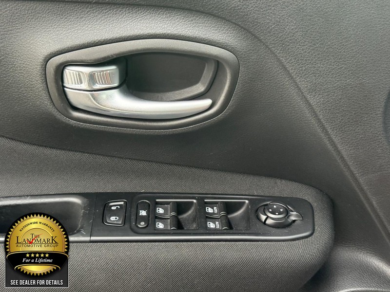 2019 Jeep Renegade Latitude photo 17