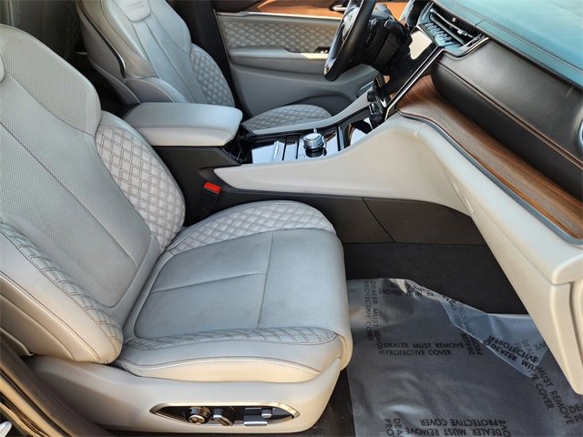 2021 Jeep Grand Cherokee L Summit photo 12
