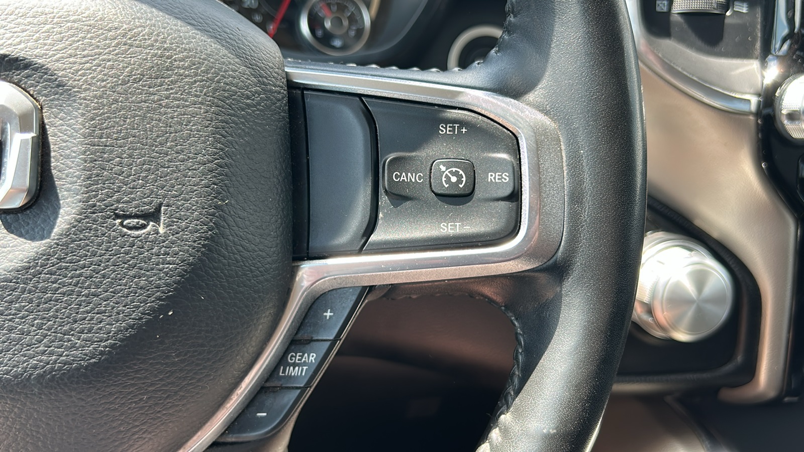 2020 Ram 1500 Laramie photo 24