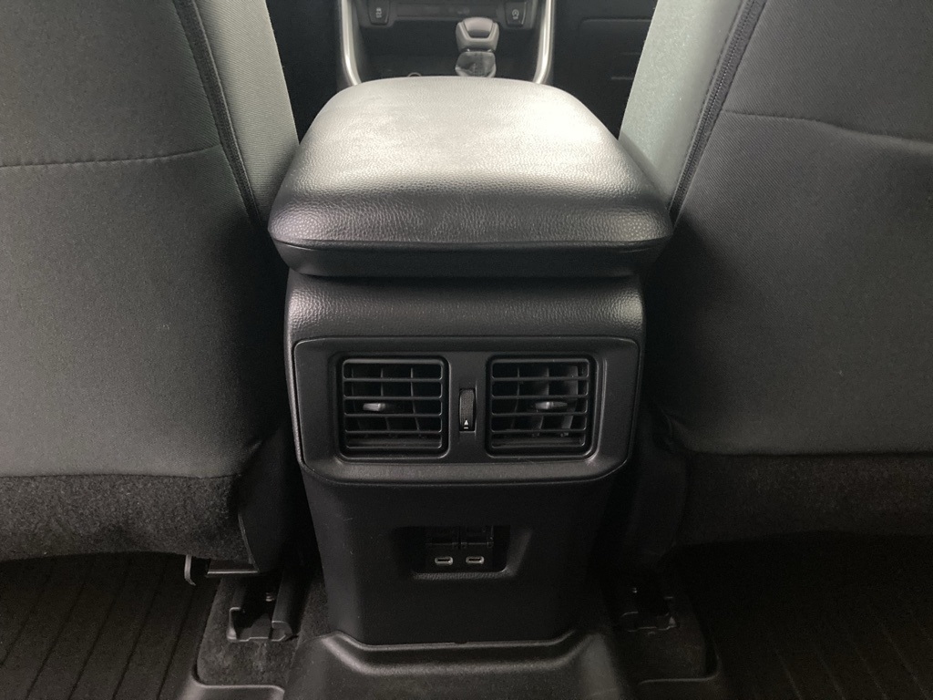 2022 Toyota RAV4 XLE photo 6