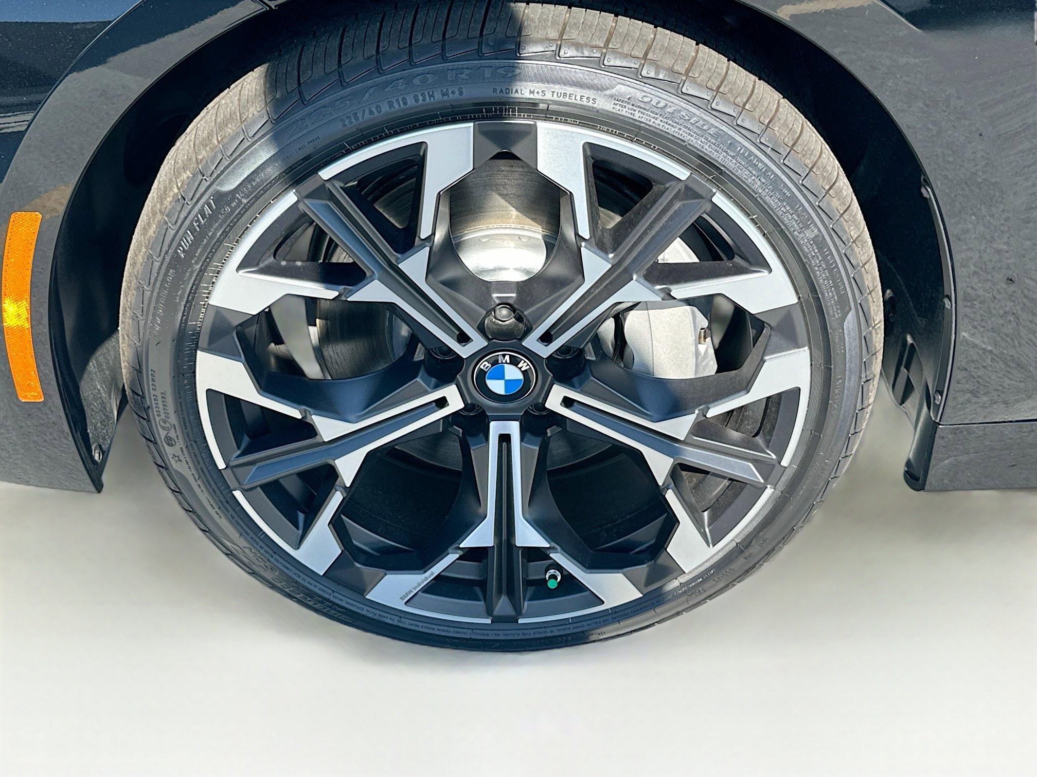 2025 Bmw 330i photo 32