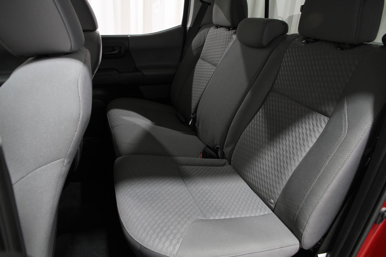 2022 Toyota Tacoma SR V6 photo 16