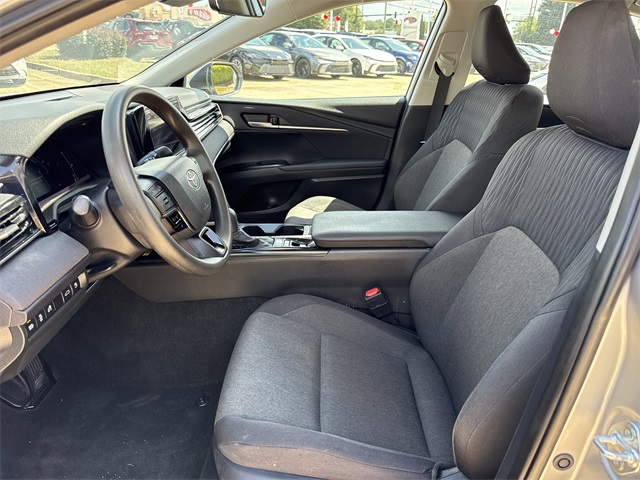 2025 Toyota Camry LE photo 11