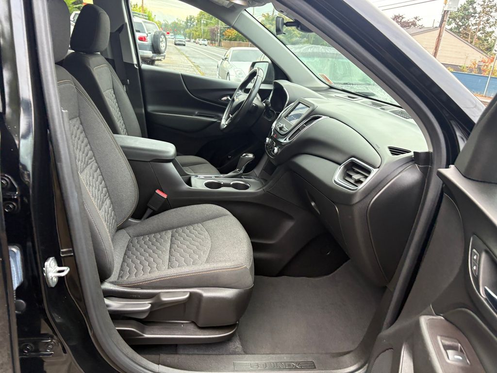 2021 Chevrolet Equinox LT photo 24