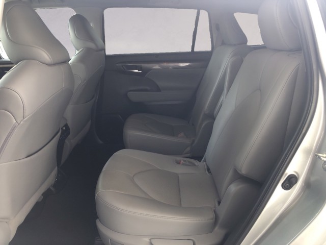 2021 Toyota Highlander Limited photo 13