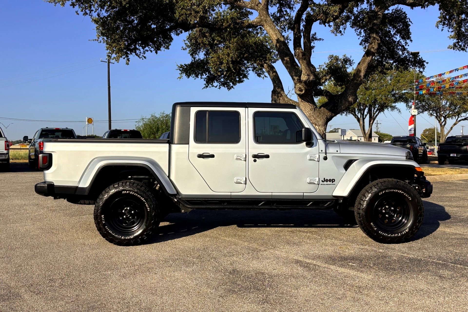 2023 Jeep Gladiator Willys photo 4