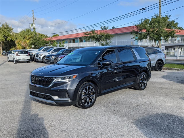 2024 Kia Carnival EX photo 2