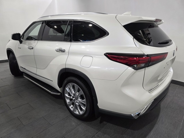 2021 Toyota Highlander Hybrid Limited photo 3