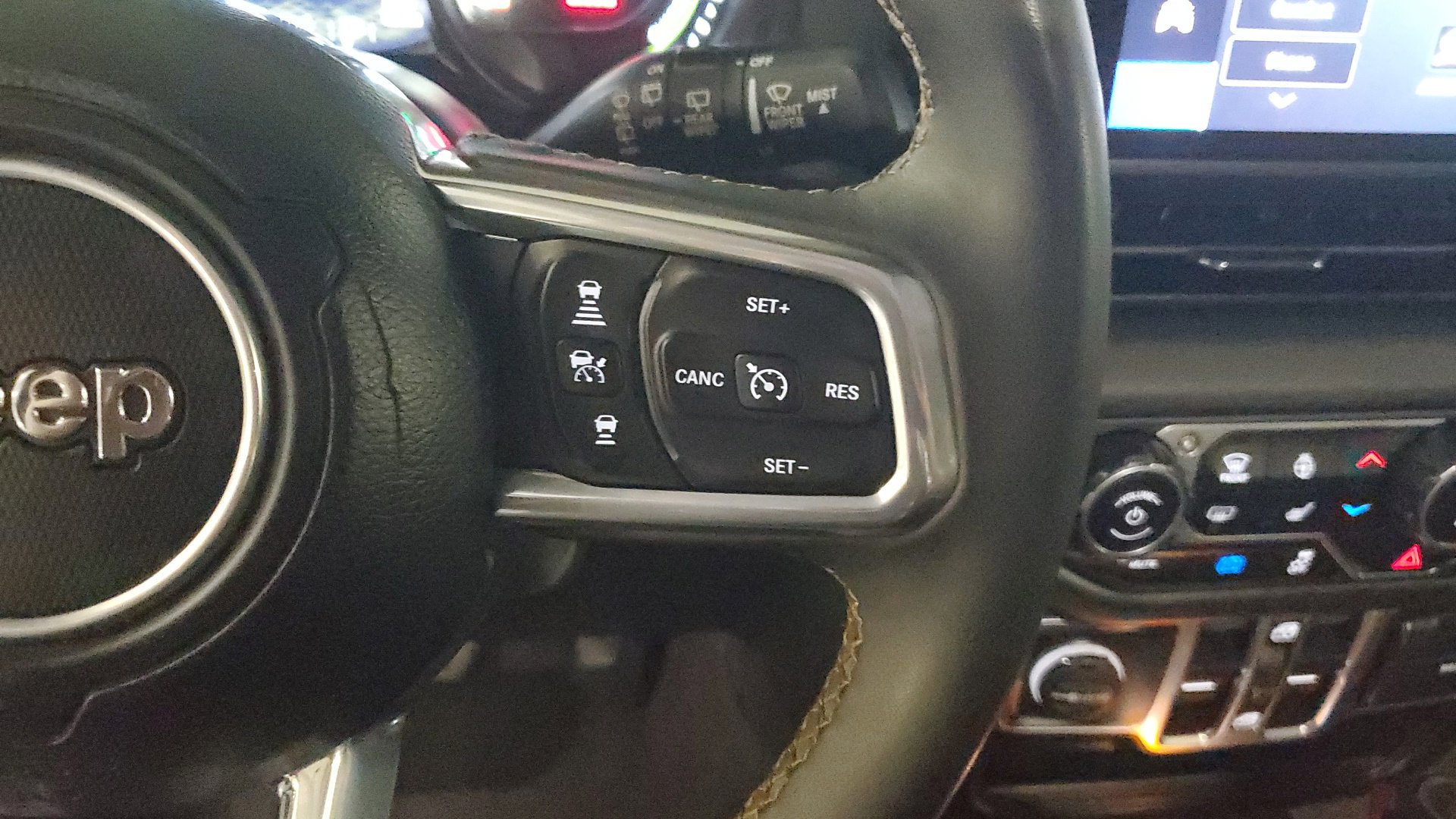 2024 Jeep Wrangler Sahara 4xe photo 28