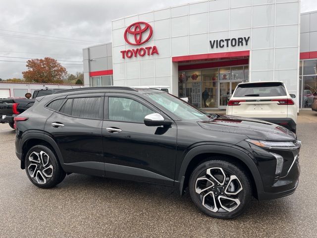 2025 Chevrolet Trax RS's photo