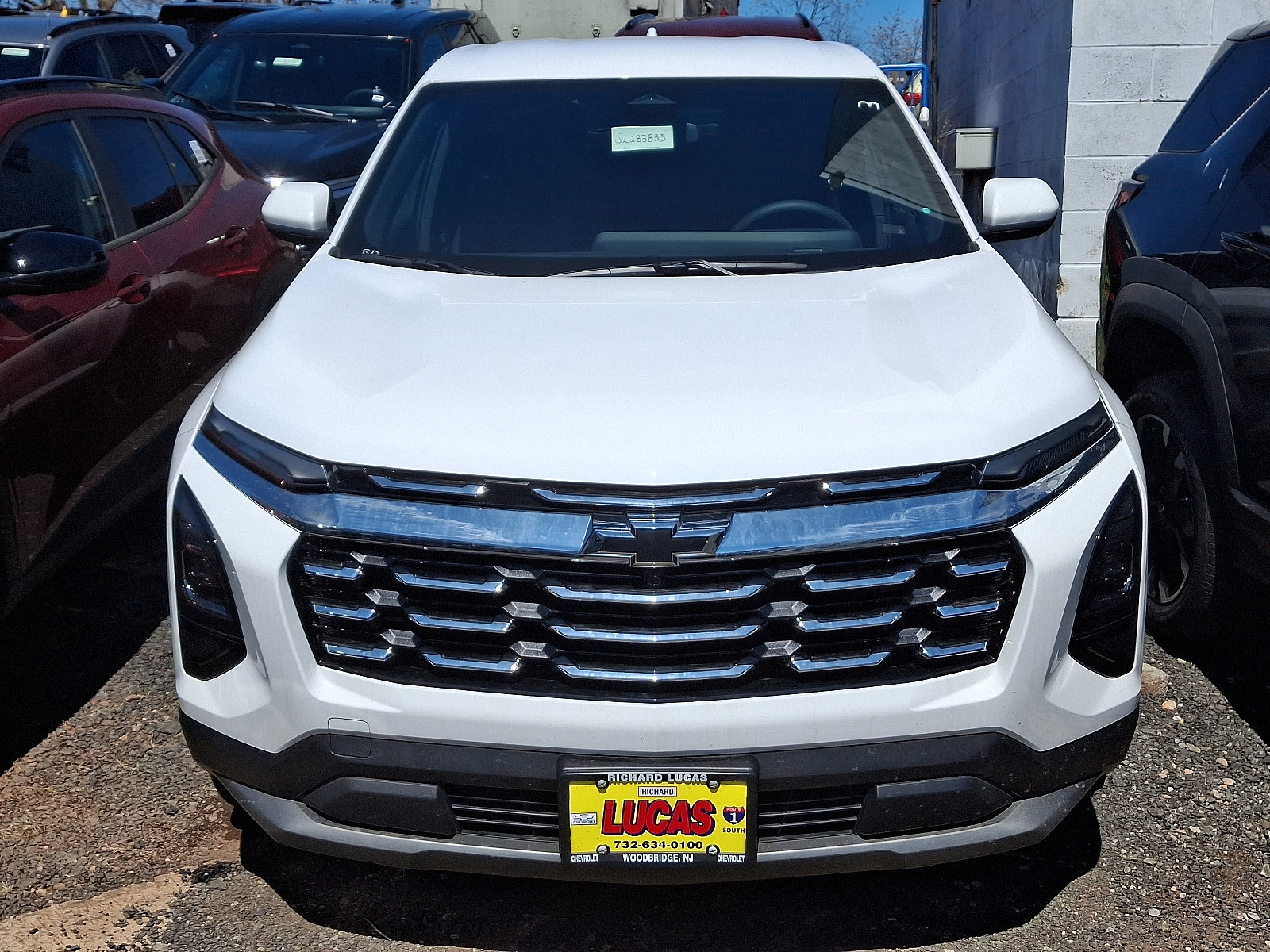2025 Chevrolet Equinox LT photo 2