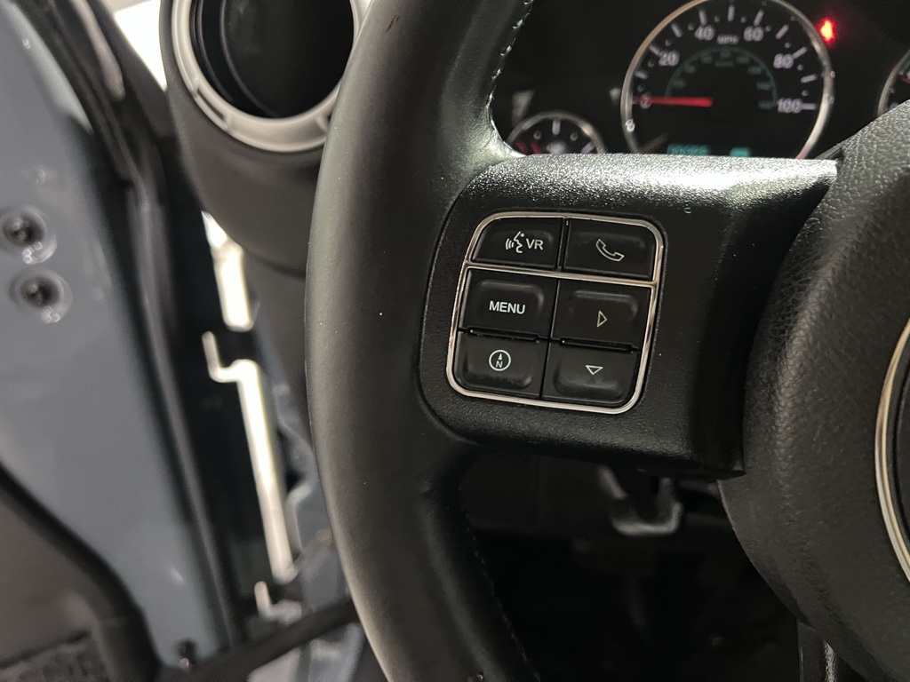 2014 Jeep Wrangler Unlimited Sahara photo 25