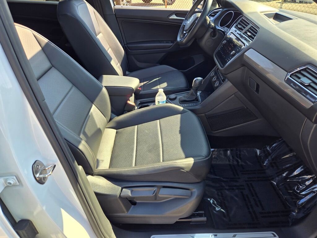 2021 Volkswagen Tiguan SE photo 4