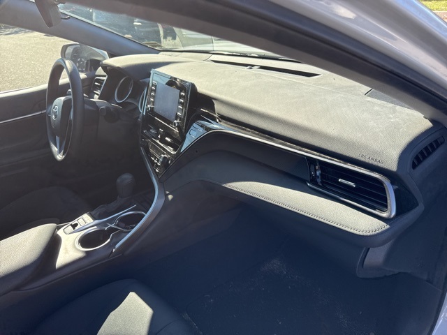 2022 Toyota Camry Hybrid LE photo 9