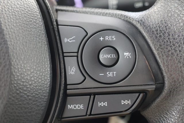2023 Toyota RAV4 LE photo 12