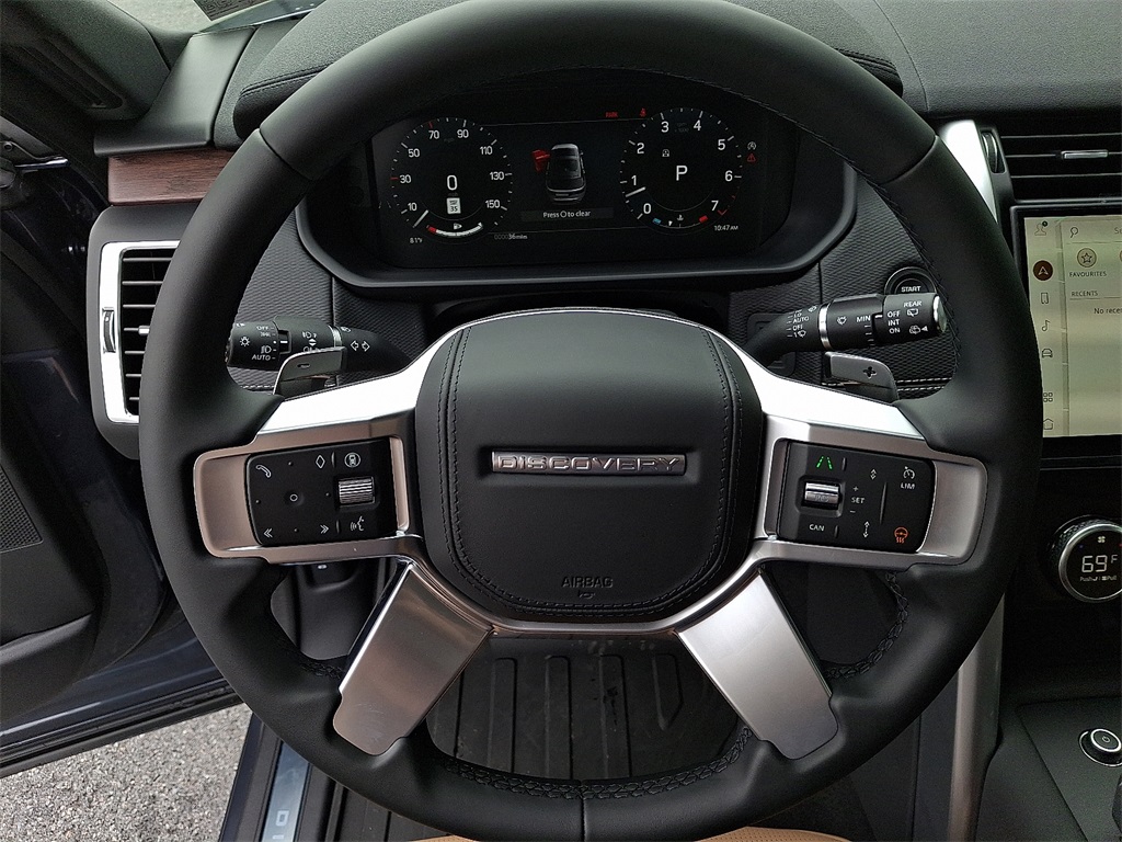 2025 Land Rover Discovery SE photo 16