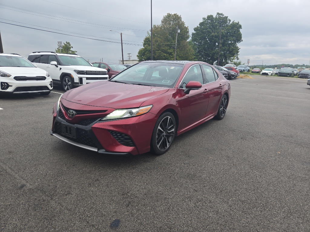 2018 Toyota Camry XSE photo 2