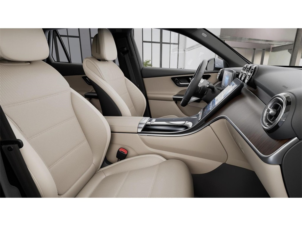 2026 Mercedes Benz GLC 300 photo 4