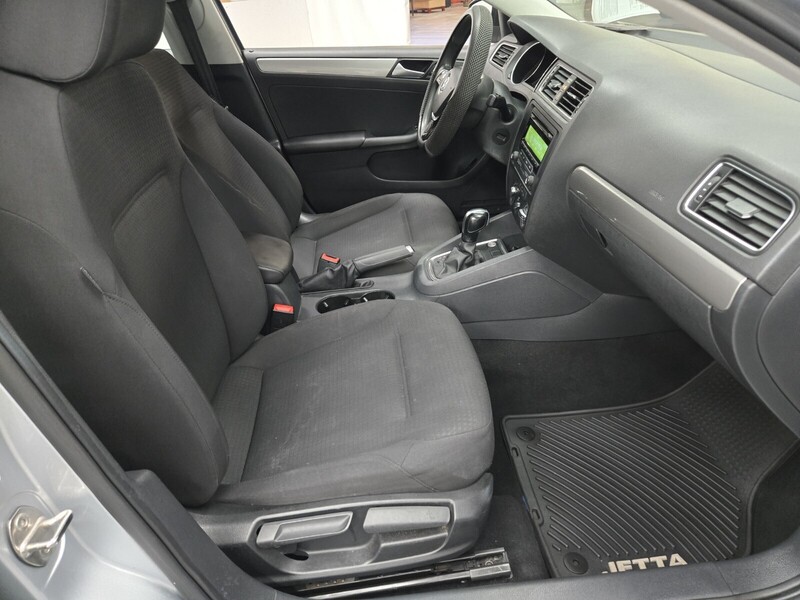 2015 Volkswagen Jetta SE Sport photo 8