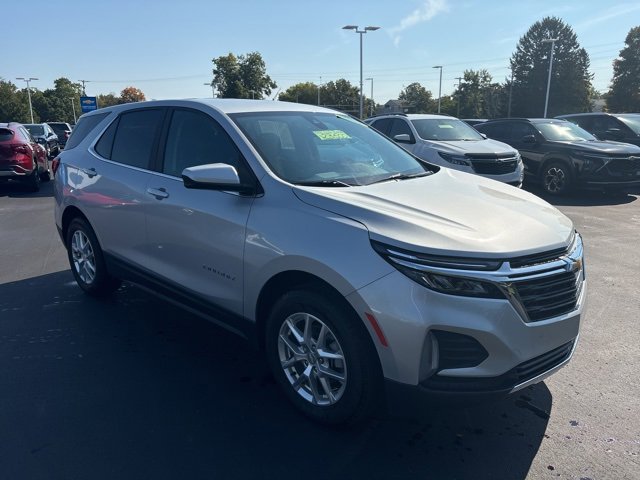 2022 Chevrolet Equinox LT photo 3