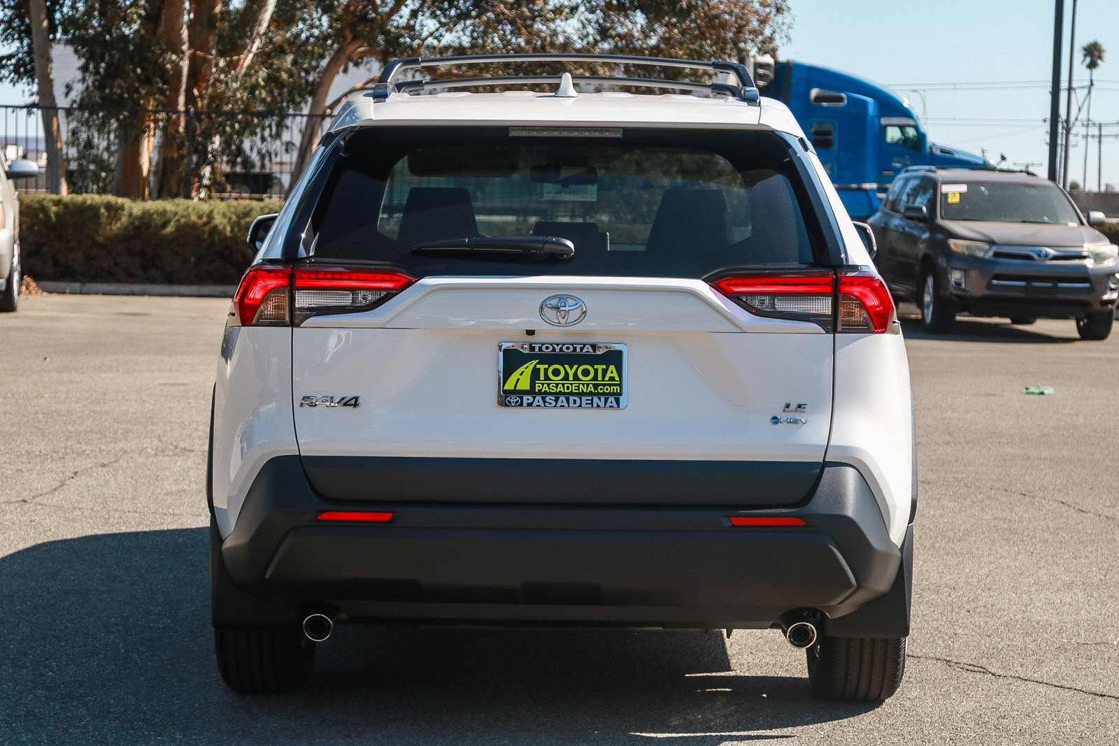 2025 Toyota RAV4 Hybrid LE photo 7
