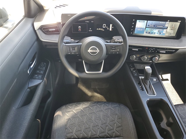 2025 Nissan Kicks SV photo 14