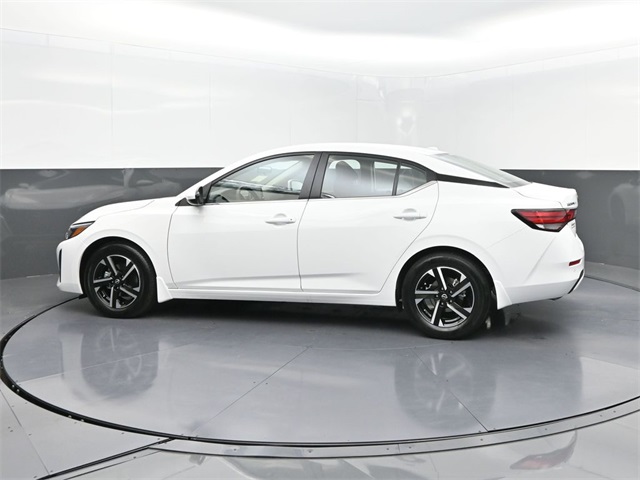 2025 Nissan Sentra SV photo 4