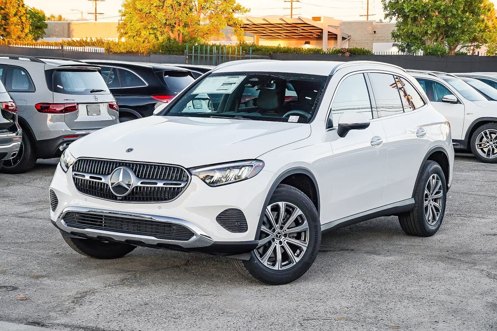 2026 Mercedes-Benz GLC Base's photo
