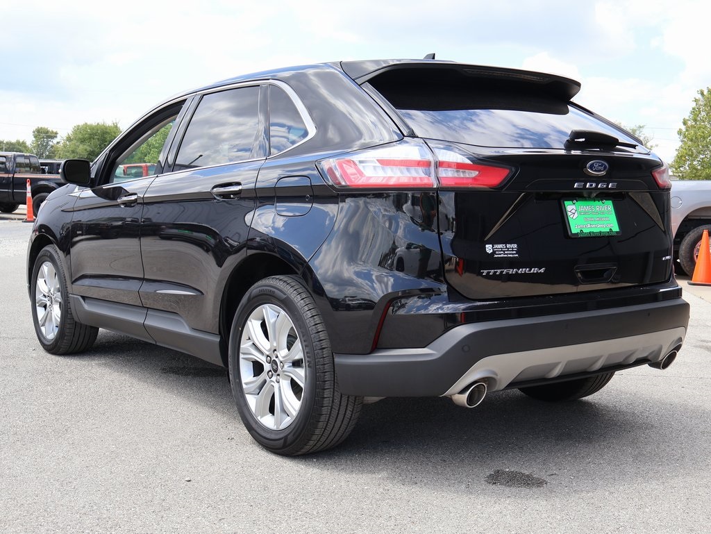 2023 Ford Edge Titanium photo 2