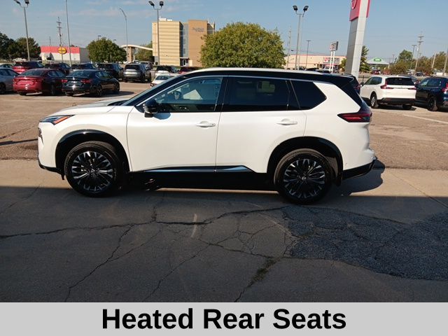2026 Nissan Rogue Platinum photo 5