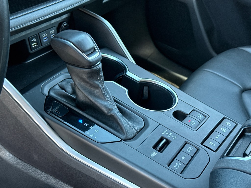 2022 Toyota Highlander XLE photo 24