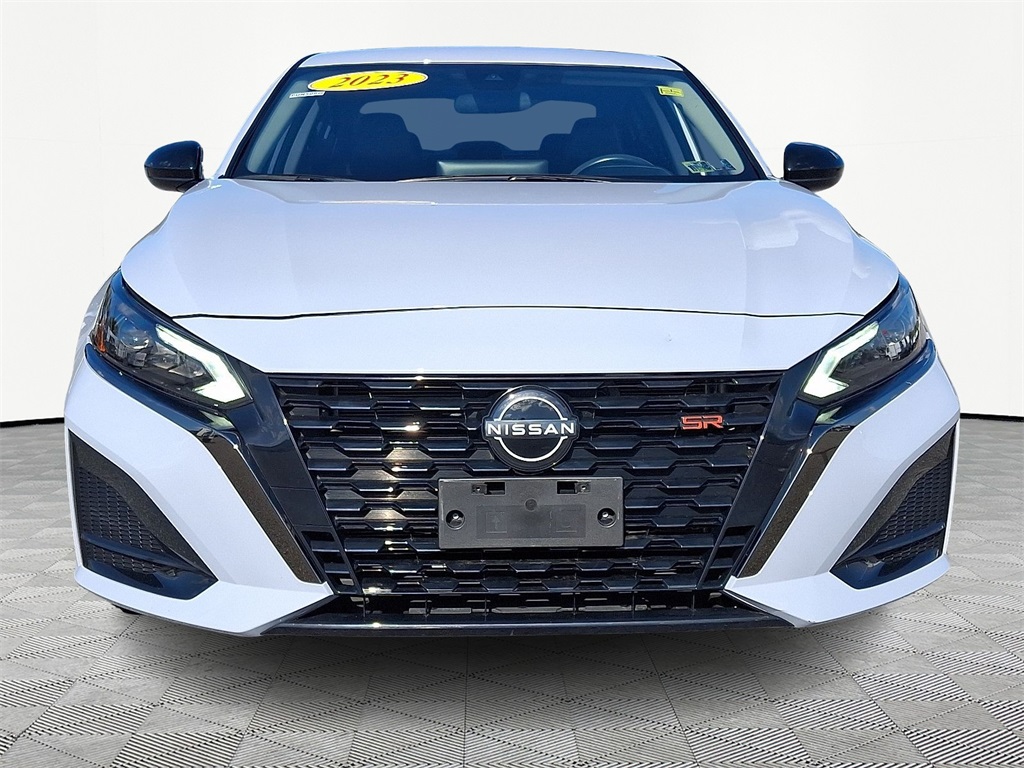 2023 Nissan Altima 2.5 SR photo 2