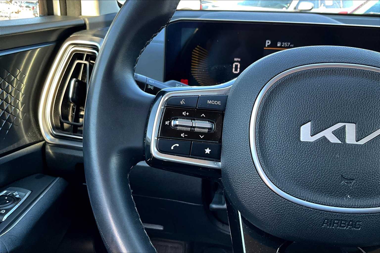 2024 Kia Sorento S photo 21